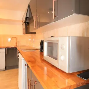 3 Bedroom City Centre Apartment In Lauriston Place Apartment